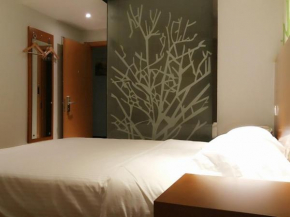 Отель Vatica Shanghai JiaDing District AnTing Metro Station MoYu Road Hotel  Шанхай